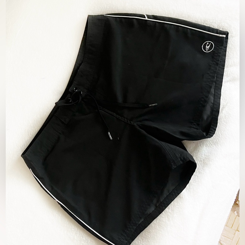 ONEILL Black Women’s Short Sz 7